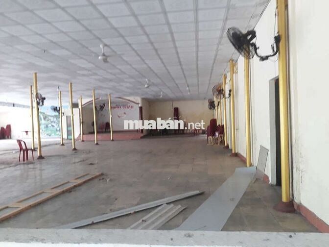 cho thuê nhà hàng 2000m2. vào chỉ kinh doanh.