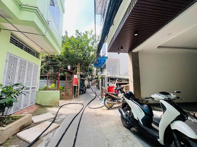 Bán nhà mặt ngõ GARA - KD, Âu Cơ 30m X 6 tầng, 11.5 tỷ 