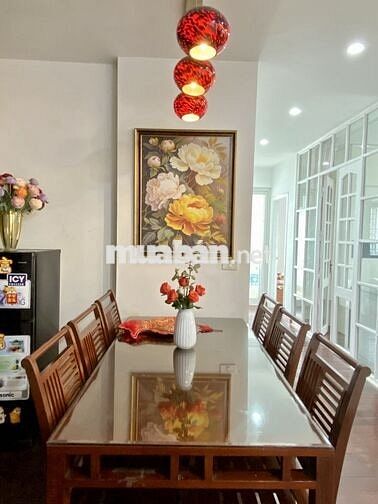 Căn hộ 100m2 3PN 2WC full nội thất D11 Trần Thái Tông19tr thương lượng