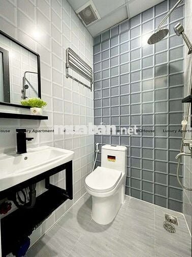 Cho thuê căn hộ full nội thất tại Quận 10 gần Vòng xoay Dân Chủ