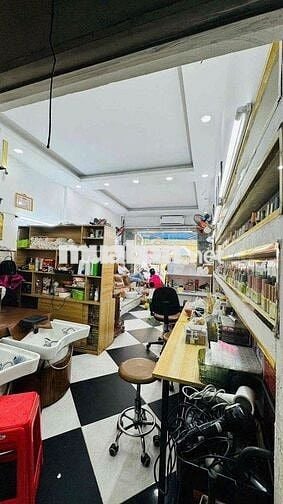 Góc 2 Mặt Tiền Đường Phạm Văn Hai Đối Diện Chợ Và Ngay Ngã Ba Lớn.