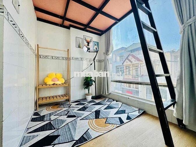 Phòng Ban công DUPLEX ngay galaxy Kinh Dương Vương