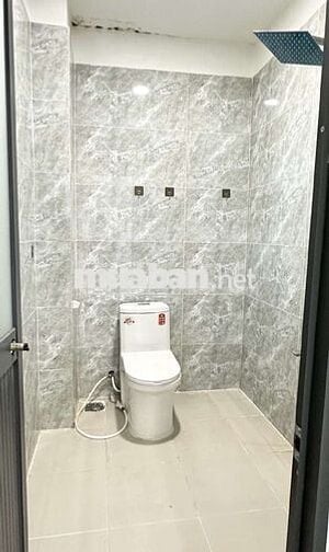 Nhà mới tinh 5x18 1Trệt 1lửng giá chỉ 3ty450 đường lý thị nê