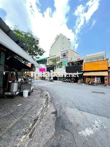 Góc 2 Mặt Tiền Đường Phạm Văn Hai Đối Diện Chợ Và Ngay Ngã Ba Lớn.