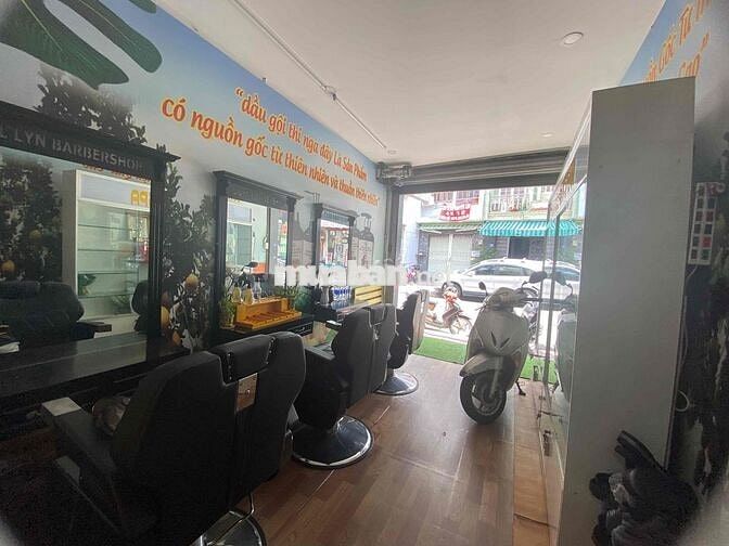 cần sang mặt bằng cắt tóc, nails,gội do không có người quản lí