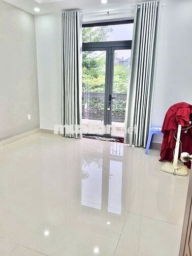 🔥🔥Nhà 64m² 4PN, hẻm xe hơi, gần công viên, 15 triệu