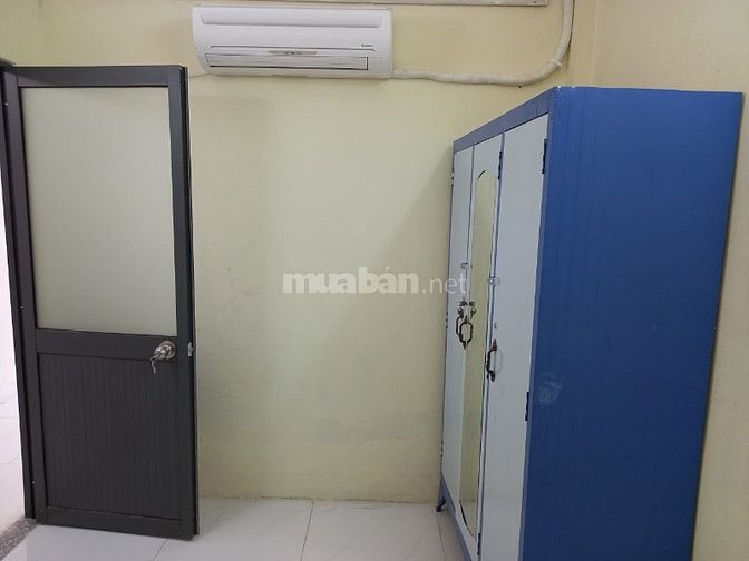 Cho thuê căn góc lầu 1 gần chợ Bà Chiểu gần đường Bạch Đằng 300 m