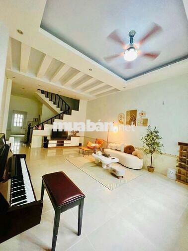 Bán nhà gấp hoàng hoa thám 100m2 bìa hoàn công giá tốt