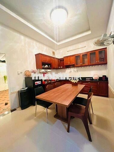 Bán nhà gấp hoàng hoa thám 100m2 bìa hoàn công giá tốt