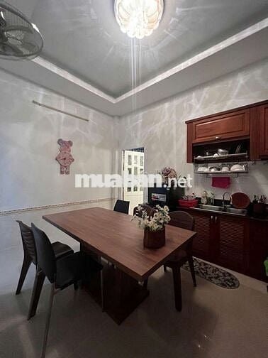Bán nhà gấp hoàng hoa thám 100m2 bìa hoàn công giá tốt