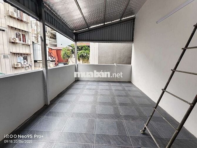 Nhà đẹp ở ngay, trung tâm Đống Đa 51m2* 4 ngủ full đồ hiện đại. Chỉ 9đ