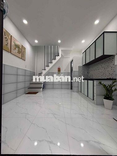 nhà chính chủ . 4x4. 2 lầu .2 P .3 tolet . hẻm 657/ Ba Đình P9 Q8