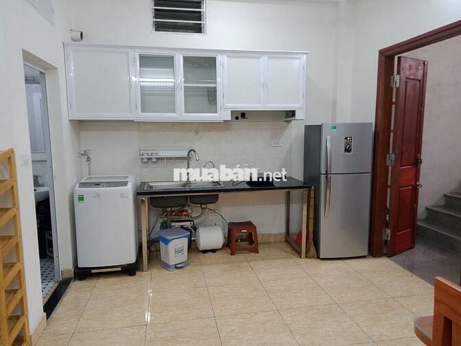 Cho thuê CHDV 2N1K 65m2 tầng 3 Ngõ 141 Phố Trích Sài, Tây Hồ, Hà Nội.