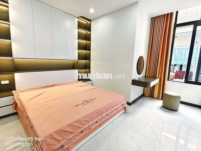 Nhà đẹp ở ngay, trung tâm Đống Đa 51m2* 4 ngủ full đồ hiện đại. Chỉ 9đ