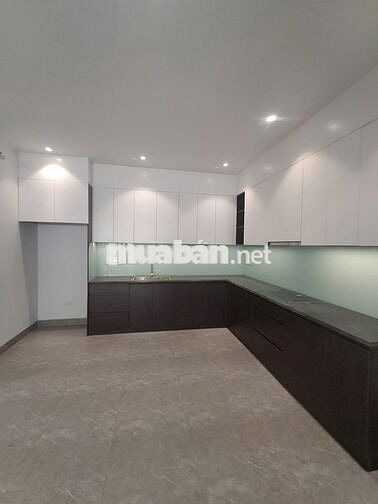 Thạch Bàn- Nhà Liền Kề - 63M2 × 5 Tầng - Full Đồ- Mới Xây