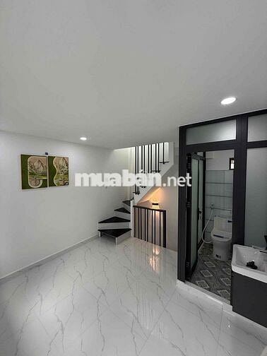 nhà chính chủ . 4x4. 2 lầu .2 P .3 tolet . hẻm 657/ Ba Đình P9 Q8