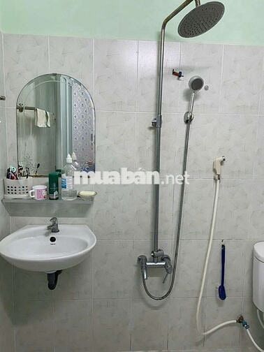 Chủ cần Bán  nhà hẻm oto bìa hoàn công diện tích rộng