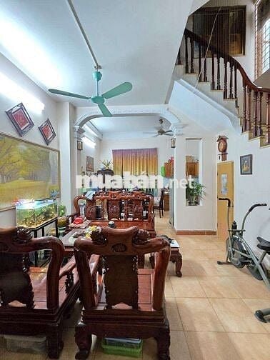 Đặng Tiến Đông, nhà đẹp chỉ 20m ra oto, sổ vuông 52m2 * 5 tầng * 4 ngủ