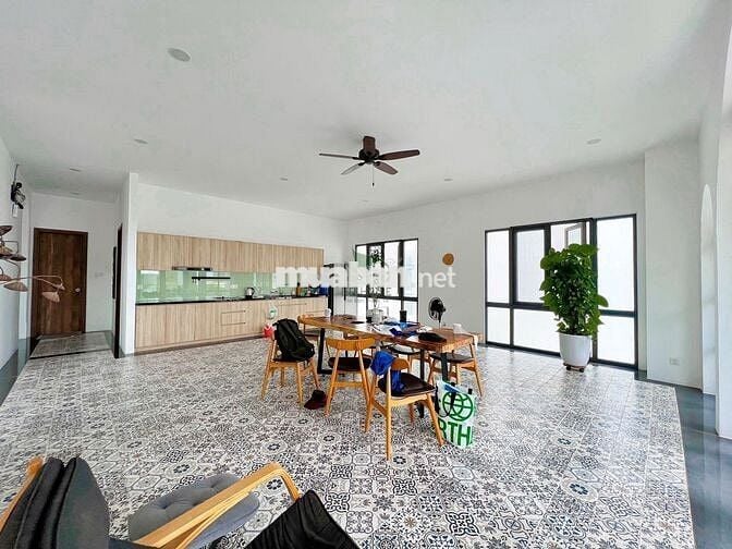 CHO THUÊ VILLA CÓ THANG MÁY VIEW TOÀN CẢNH VỊNH NHA TRANG GIÁ 90 TRIỆU