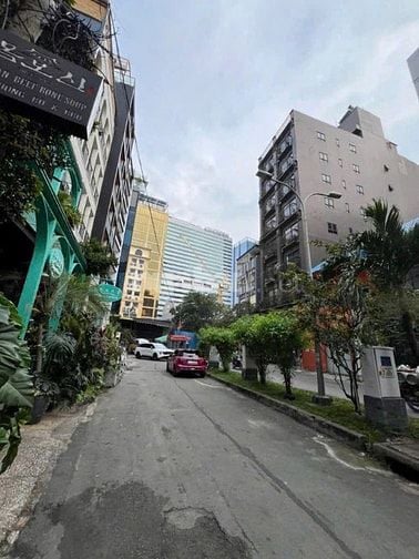 17CHDV cao cấp ngay phố Nhật Lê Thánh Tôn Bến Nghé Quận 1 giá 100 tỷ
