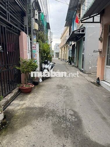 NHÀ TRỆT 1 LẦU- SHR/DSH GIÁ BÁN 1TY050 TRIỆU- MẶT TIỀN HẺM XH LONG HẬU