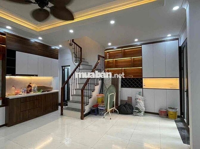 BÁN NHÀ GẦN PHỐ - NGÕ THÔNG HỒ TÂY - KINH DOANH - AN SINH ĐỈNH 9đ