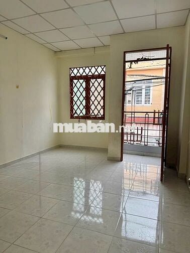 NHÀ TRỆT 1 LẦU- SHR/DSH GIÁ BÁN 1TY050 TRIỆU- MẶT TIỀN HẺM XH LONG HẬU