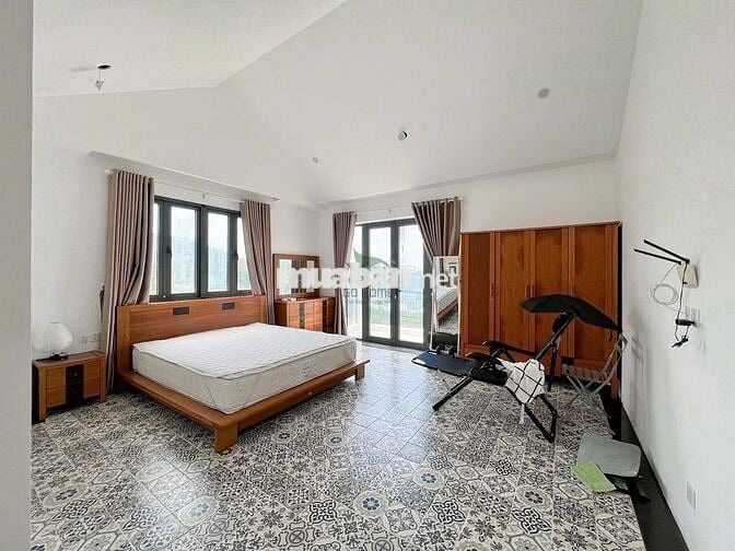 CHO THUÊ VILLA CÓ THANG MÁY VIEW TOÀN CẢNH VỊNH NHA TRANG GIÁ 90 TRIỆU