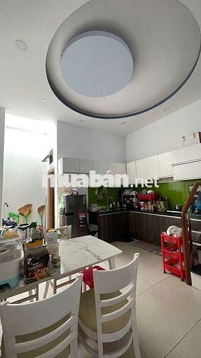 NHÀ ĐẸP GIÁ RẺ 3 TẦNG ,3 PN - HXH -BÌNH CHIỂU -THỦ ĐỨC