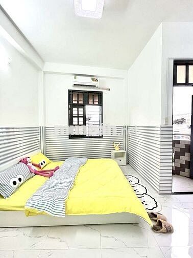 Cho thuê căn hộ ban công full nội thất Q10 gần Vòng xoay Dân Chủ CMT8