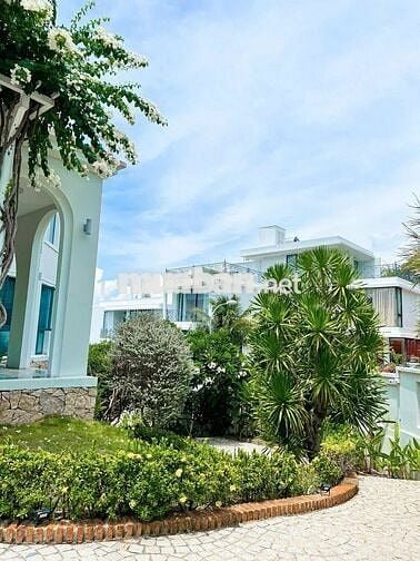 CHO THUÊ VILLA CÓ THANG MÁY VIEW TOÀN CẢNH VỊNH NHA TRANG GIÁ 90 TRIỆU