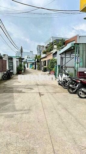 cần bán gấp căn nhà cấp 4 ngang 5mx14m, đường thông vị trí rất đẹp