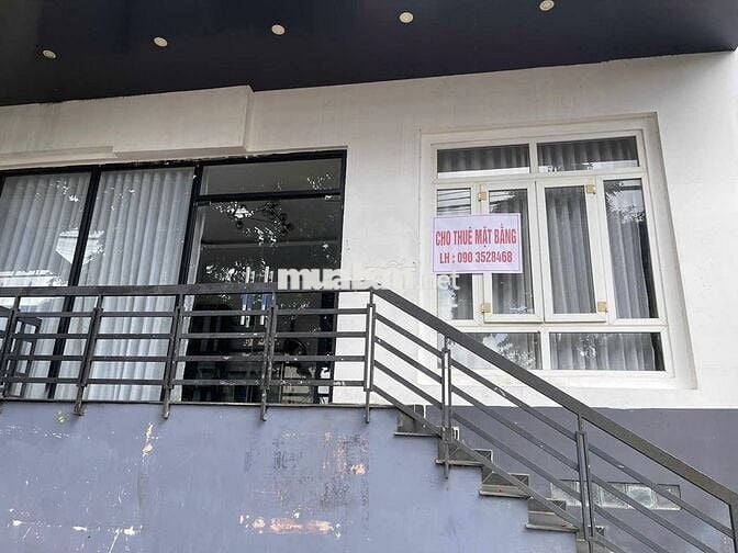 Cho thuê mặt bằng 2 mặt tiền trung tâm Pleiku , giá chỉ 5 triệu/tháng