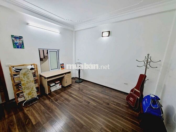 CHO THUÊ NHÀ PHỐ ĐẠI ĐỒNG – Ô TÔ VÀO NHÀ

Diện tích: 50m²4 tầng