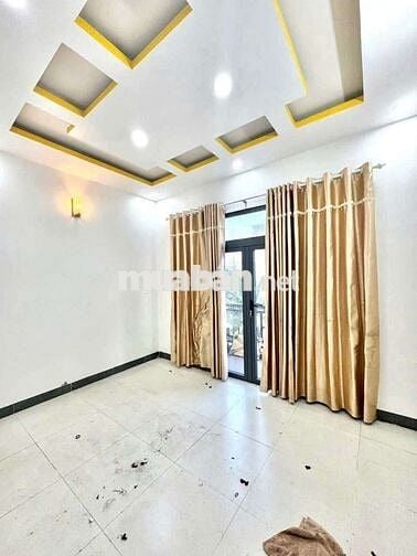 Nhà mới đẹp 4 phòng giá 11 triệu