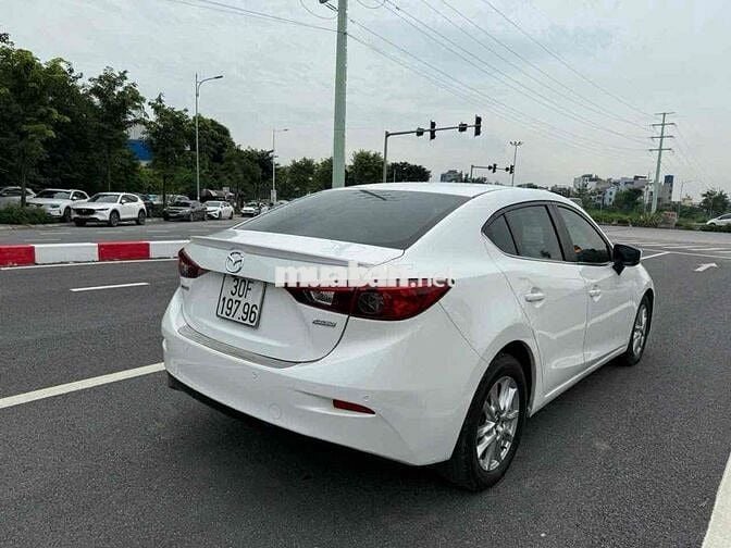 Mazda 3 2018 1.5 AT cuc dep