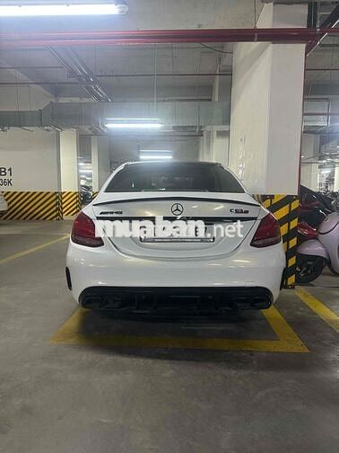 Mercedes Benz C Class 2015 - 80000 km