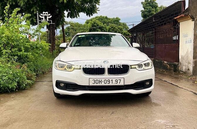 BMW 3 Series 2015 320i - 110000 km