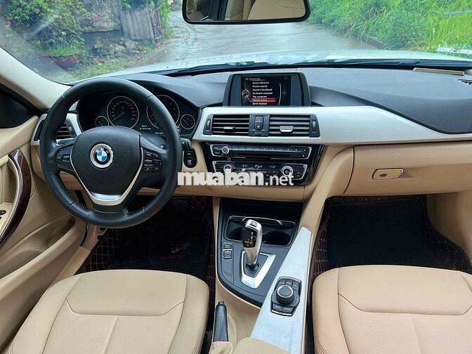 BMW 3 Series 2015 320i - 110000 km
