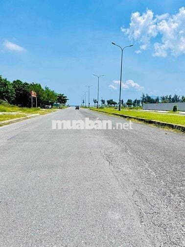 LÔ CẶP PHAN VĂN ĐỊNH - P. HOÀ KHÁNH - ĐÀ NẴNG