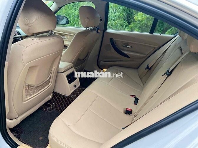 BMW 3 Series 2015 320i - 110000 km
