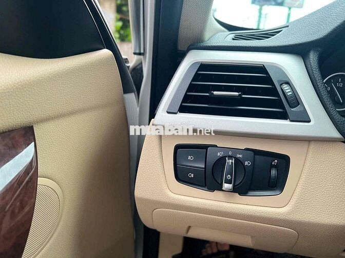 BMW 3 Series 2015 320i - 110000 km