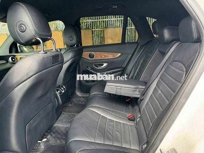 Mercedes Benz GLC 2017 250 4MATIC  - 50000 km