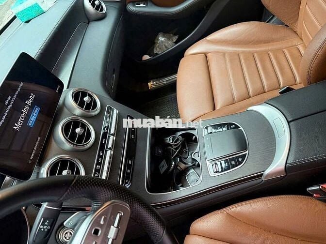 Mercedes Benz GLC 2022 300 4Matic - 36000 km