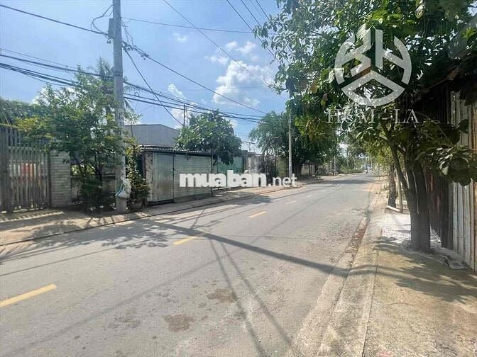Cần cho thuê xưởng 1300m dg tải lớn