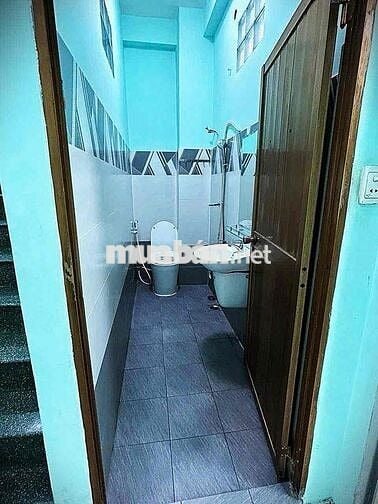 Cho thuê nhà MTKD đường Lạc Long Quân P3 Q11