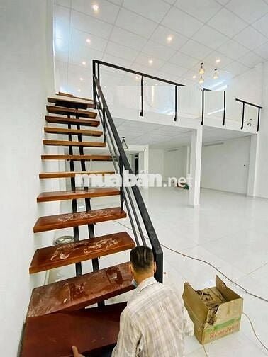 CHO THUÊ NHÀ MT ĐƯỜNG LÊ TRỌNG TẤN _8X25M_ TRỆT LỬNG + NHÀ MỚI