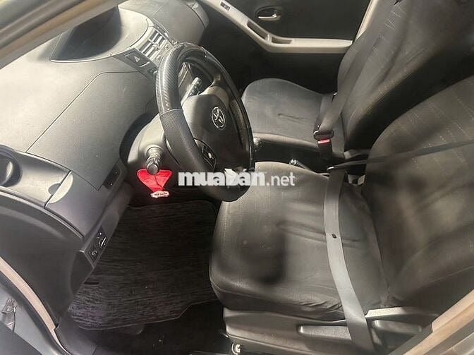 Toyota Yaris 2007  - 180000 km