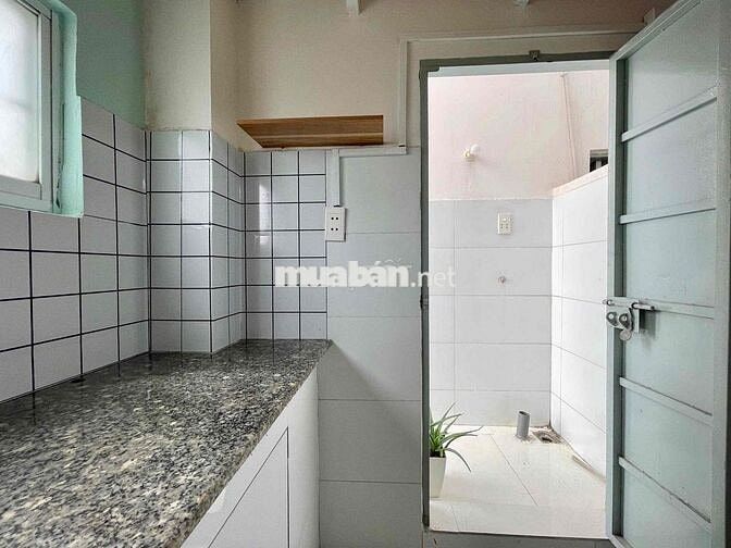 PHÒNG TRỌ SINH VIÊN CÓ GÁC LỬNG THANG MÁY HẦM XE BẢO VỆ GẦN HUIT VHU