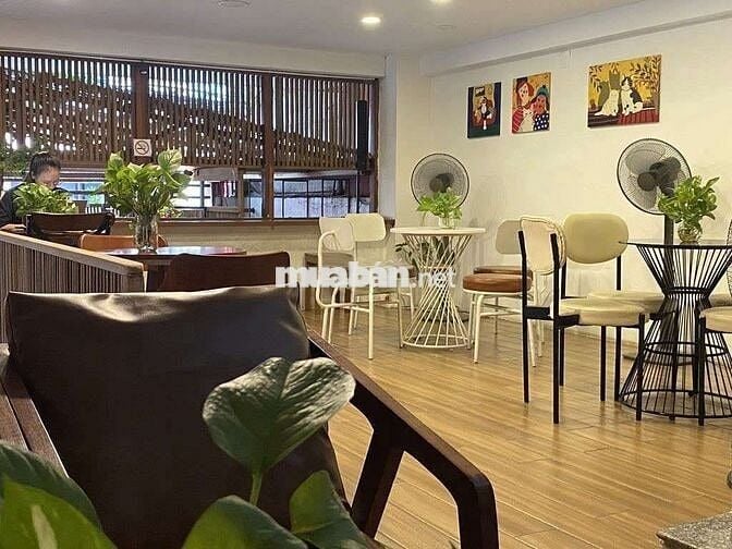 Cho thuê góc 2 mặt tiền khu văn phòng quận Tân Bình ngang 8m giá 25tr